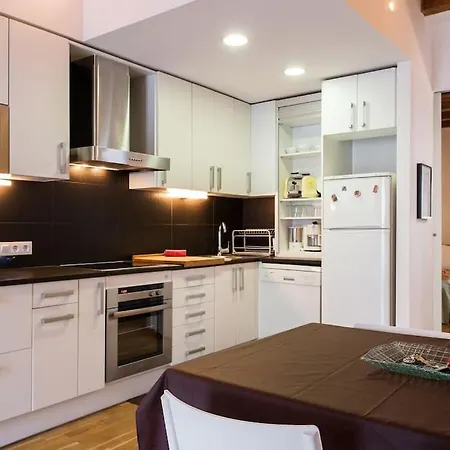 Apartment Moderno Y Autentico En El Corazon De Poble Sec Barcelona