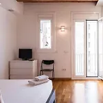 Moderno Y Autentico En El Corazon De Poble Sec Βαρκελώνη